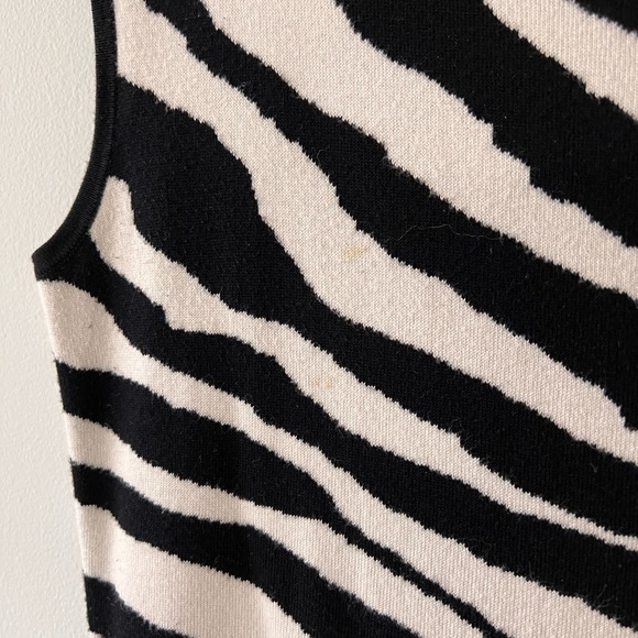 Express Black and White Zebra Cap Sleeve Sweater Dress - Picture 4 of 5